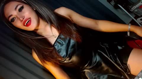 Snapshot of creamycum_celinexxx chatting on January 9, 2025, 4:17 pm Celine online show from January 9, 2025, 4:17 pm