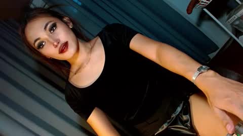 Snapshot of creamycum_celinexxx chatting on January 14, 2025, 10:34 pm Celine online show from January 14, 2025, 10:34 pm