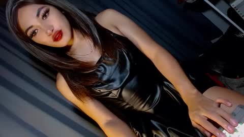 Snapshot of creamycum_celinexxx chatting on January 15, 2025, 4:21 pm Celine online show from January 15, 2025, 4:21 pm