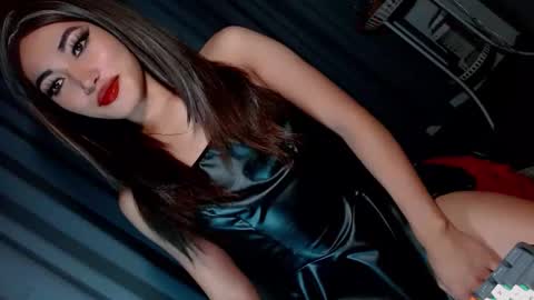 Snapshot of creamycum_celinexxx chatting on January 17, 2025, 4:26 pm Celine online show from January 17, 2025, 4:26 pm