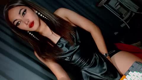 Snapshot of creamycum_celinexxx chatting on January 17, 2025, 10:34 pm Celine online show from January 17, 2025, 10:34 pm