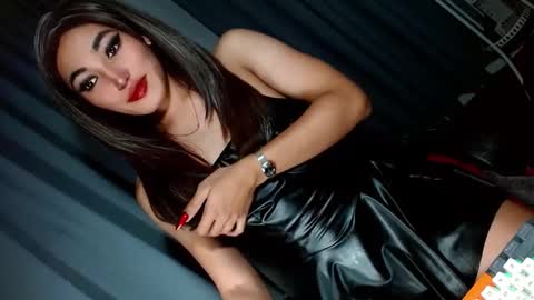 Snapshot of creamycum_celinexxx chatting on January 20, 2025, 8:07 pm Celine online show from January 20, 2025, 8:07 pm