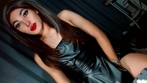 Snapshot of creamycum_celinexxx chatting on January 21, 2025, 6:23 pm Celine online show from January 21, 2025, 6:23 pm