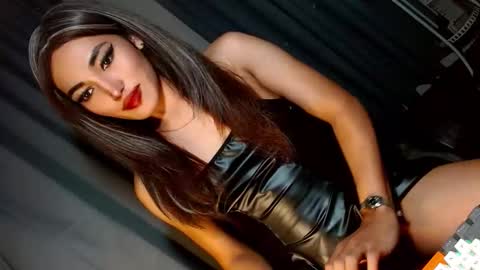 Snapshot of creamycum_celinexxx chatting on January 22, 2025, 12:27 am Celine online show from January 22, 2025, 12:27 am