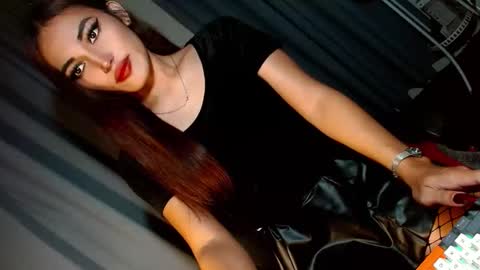 Snapshot of creamycum_celinexxx chatting on January 23, 2025, 10:22 pm Celine online show from January 23, 2025, 10:22 pm