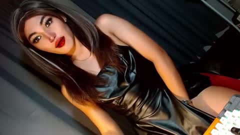 Snapshot of creamycum_celinexxx chatting on January 26, 2025, 7:09 pm Celine online show from January 26, 2025, 7:09 pm