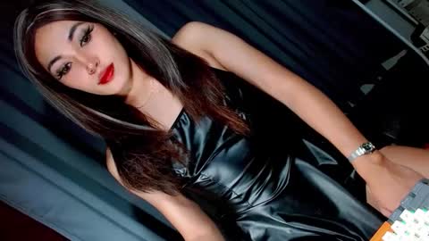 Snapshot of creamycum_celinexxx chatting on January 28, 2025, 5:35 pm Celine online show from January 28, 2025, 5:35 pm