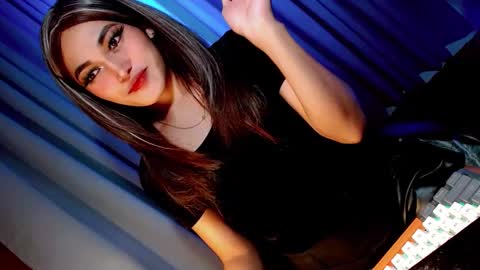 Snapshot of creamycum_celinexxx chatting on February 6, 2025, 12:00 am Celine online show from February 6, 2025, 12:00 am
