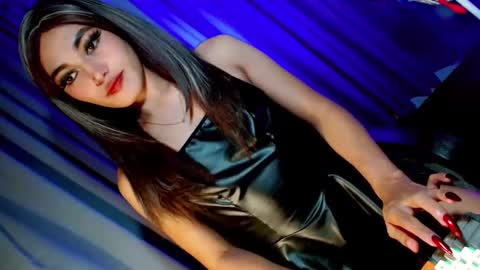 Snapshot of creamycum_celinexxx chatting on February 6, 2025, 9:28 pm Celine online show from February 6, 2025, 9:28 pm