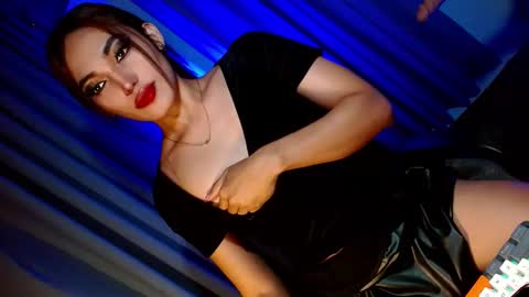 Snapshot of creamycum_celinexxx chatting on February 11, 2025, 7:16 pm Celine online show from February 11, 2025, 7:16 pm