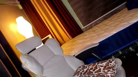 Snapshot of creamycum_celinexxx chatting on February 4, 2026, 1:28 pm Celine online show from February 4, 2026, 1:28 pm