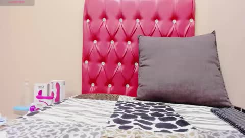 creamyindian4u online show from May 14, 2026, 5:36 am