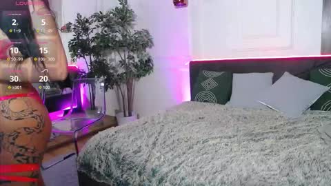 Sophie online show from October 28, 2025, 7:01 am