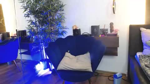 Sophie online show from February 24, 2026, 6:33 am