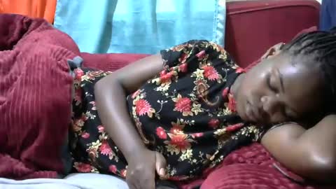 Snapshot of creamymomma chatting on December 31, 2024, 3:34 am verah online show from December 31, 2024, 3:34 am