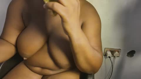 creamyposh1 online show from December 17, 2025, 4:07 am