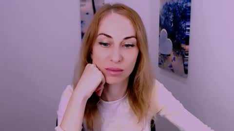 Snapshot of create_your_own_sun chatting on September 20, 2025, 1:23 pm Lera online show from September 20, 2025, 1:23 pm