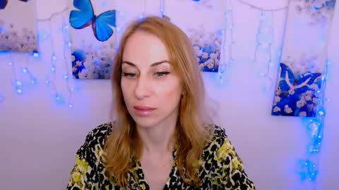 Snapshot of create_your_own_sun chatting on October 11, 2025, 1:31 pm Lera online show from October 11, 2025, 1:31 pm