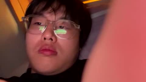 creativekwon01 online show from November 30, 2025, 8:13 pm