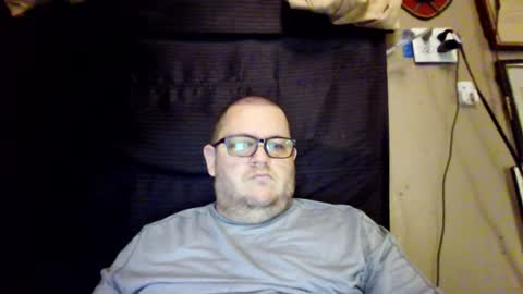 Snapshot of creeeping_death chatting on December 3, 2024, 9:12 pm The hopeless romantic online show from December 3, 2024, 9:12 pm