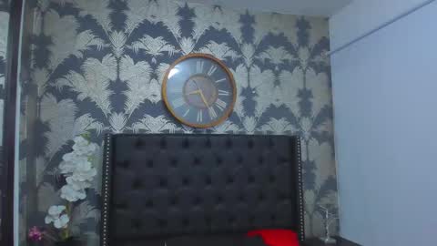 creisy_naughty online show from November 5, 2025, 2:28 pm