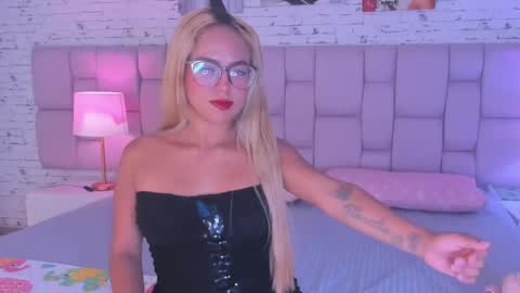 CristyBloom  online show from May 7, 2026, 8:14 pm