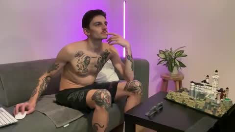 Crinifer online show from January 14, 2026, 9:52 pm