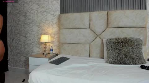 Cristina Sweet online show from October 23, 2025, 12:04 pm