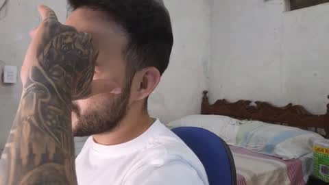 Snapshot of cris_simons chatting on December 12, 2024, 3:32 am cris_simons online show from December 12, 2024, 3:32 am