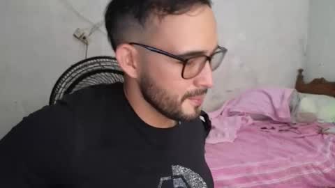 Snapshot of cris_simons chatting on February 14, 2025, 10:47 pm cris_simons online show from February 14, 2025, 10:47 pm