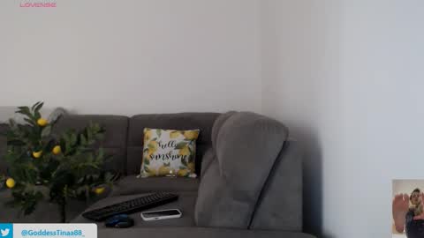 cris_tinne online show from April 12, 2026, 3:28 pm