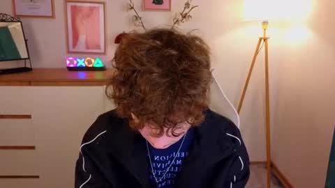 Chris online show from October 21, 2025, 1:34 pm