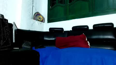 yereimis y jaider  online show from February 16, 2025, 3:26 am