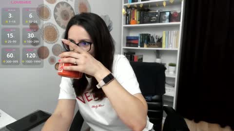 Snapshot of crissnight chatting on September 12, 2025, 7:52 am Twitter Christinne p online show from September 12, 2025, 7:52 am