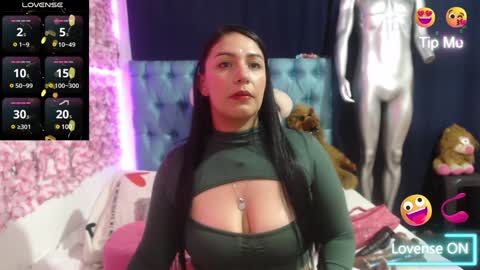 Snapshot of cristal__cherry chatting on December 6, 2024, 1:29 am CRISTAL online show from December 6, 2024, 1:29 am