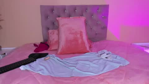 Cristal online show from October 19, 2025, 10:16 am