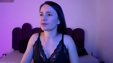  Alejandra from Wednesday to Saturday from 1000 pm to 400 am Colombian hour online show from March 9, 2026, 11:31 pm