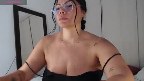 Snapshot of cristal_sexyboobs_ chatting on September 17, 2025, 4:19 pm Cristal  online show from September 17, 2025, 4:19 pm