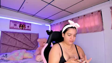 cristal_smith20 online show from March 15, 2026, 12:11 pm