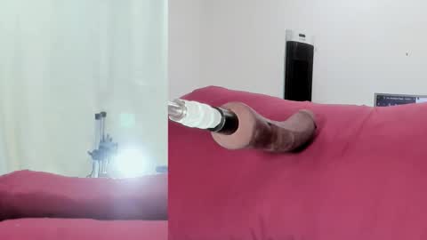 cristal_thompson_ online show from March 19, 2026, 12:09 pm