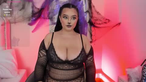 Cristal Cute  online show from October 31, 2025, 1:45 pm