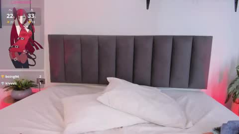 cristalfoxy_ online show from May 15, 2026, 8:05 pm
