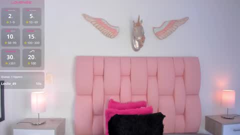 Snapshot of cristalmunez chatting on December 22, 2024, 8:14 pm cristal online show from December 22, 2024, 8:14 pm