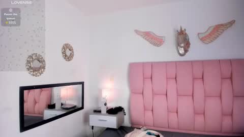 Snapshot of cristalmunez chatting on February 1, 2025, 12:37 pm cristal online show from February 1, 2025, 12:37 pm