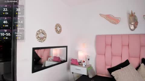 Snapshot of cristalmunez chatting on February 12, 2025, 1:06 pm cristal online show from February 12, 2025, 1:06 pm
