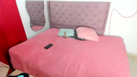 cristalsexi_69 online show from November 1, 2025, 3:25 pm