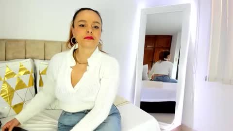 cristal walker online show from November 12, 2025, 11:10 am