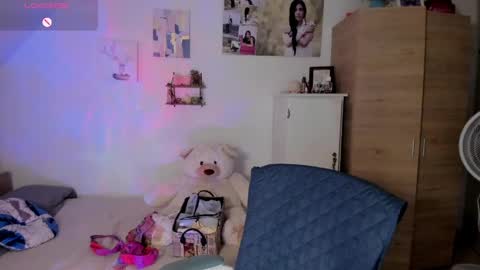 veronika online show from April 17, 2026, 2:14 am