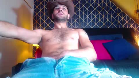 cristian hot9 online show from February 13, 2025, 10:00 pm