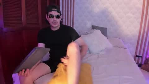 Snapshot of cristianblaze_pamelareal chatting on December 15, 2025, 3:33 am Cris Pame online show from December 15, 2025, 3:33 am